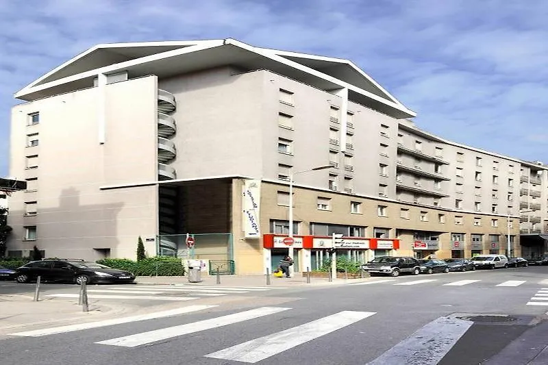 Sejours & Affaires Lyon Saxe-Gambetta Aparthotel 2*,  France